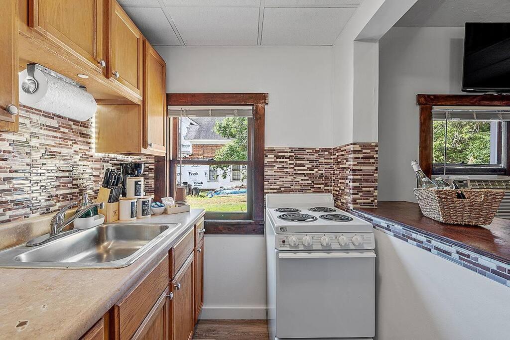 New!! Lovely Unit W/ Private Hot Tub And Patio! 라코니아 외부 사진