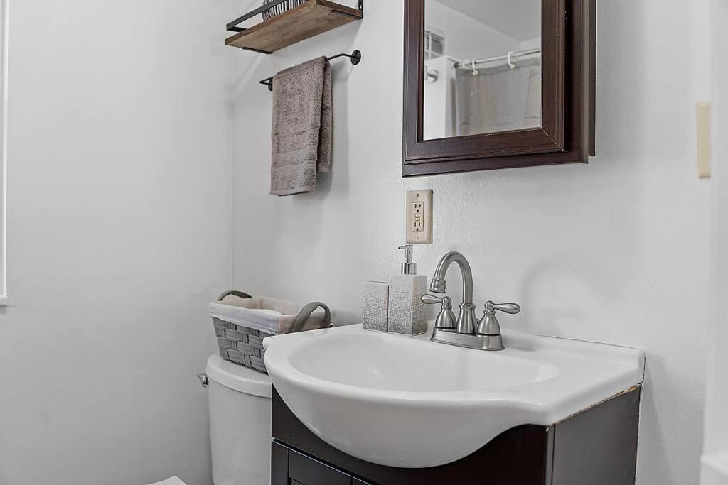 New!! Lovely Unit W/ Private Hot Tub And Patio! 라코니아 외부 사진