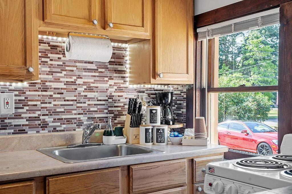 New!! Lovely Unit W/ Private Hot Tub And Patio! 라코니아 외부 사진