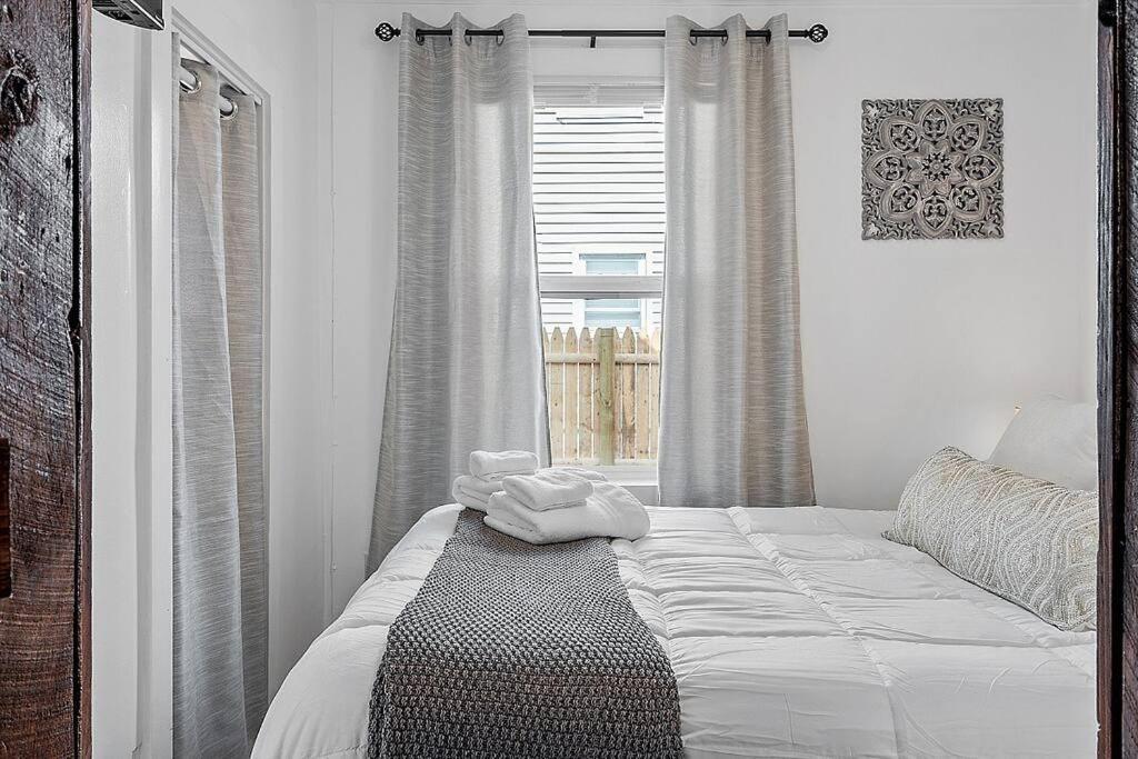 New!! Lovely Unit W/ Private Hot Tub And Patio! 라코니아 외부 사진