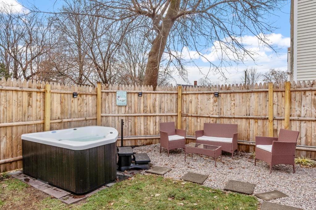 New!! Lovely Unit W/ Private Hot Tub And Patio! 라코니아 외부 사진